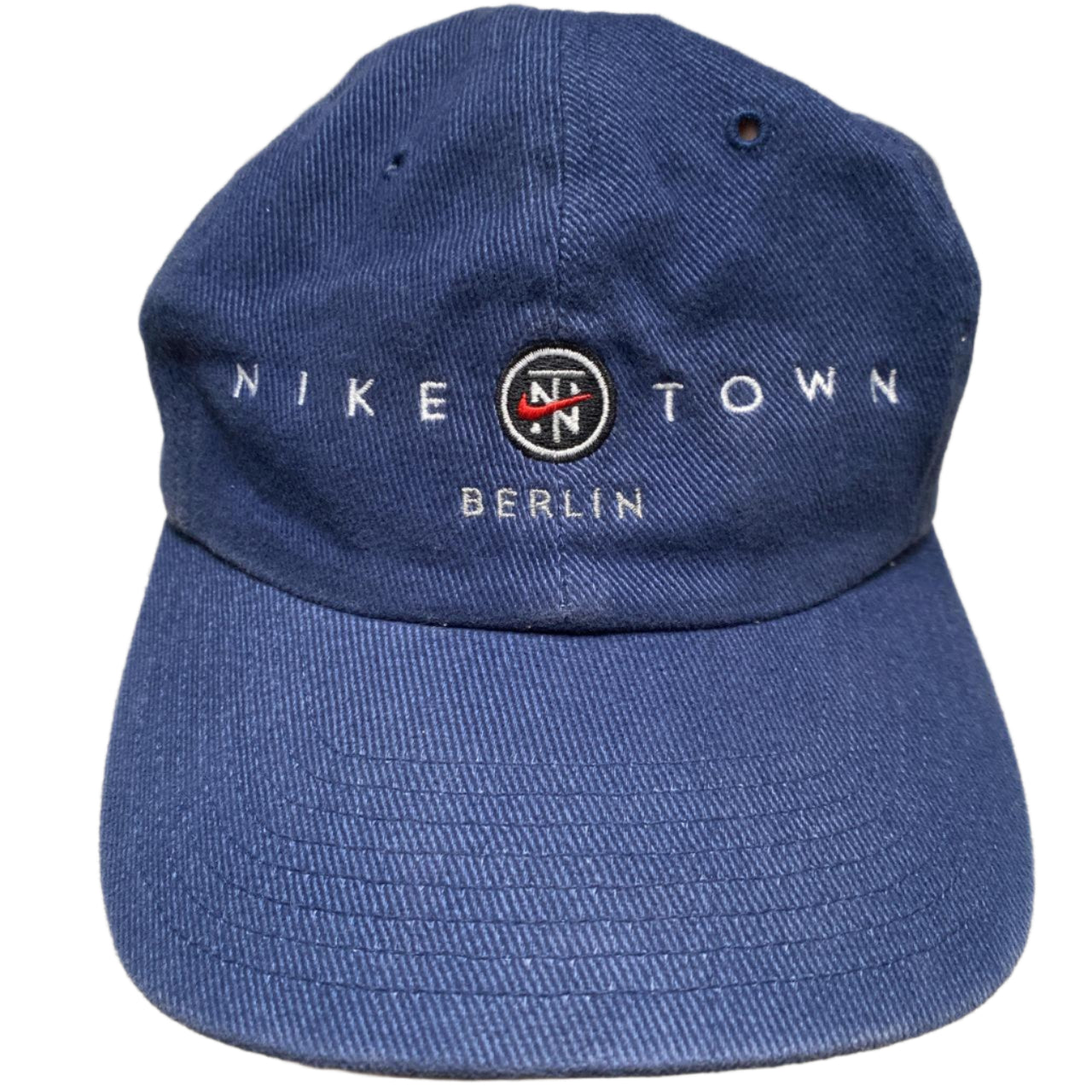 Nike Town Berlin Vintage 90βs Cap Navy and White