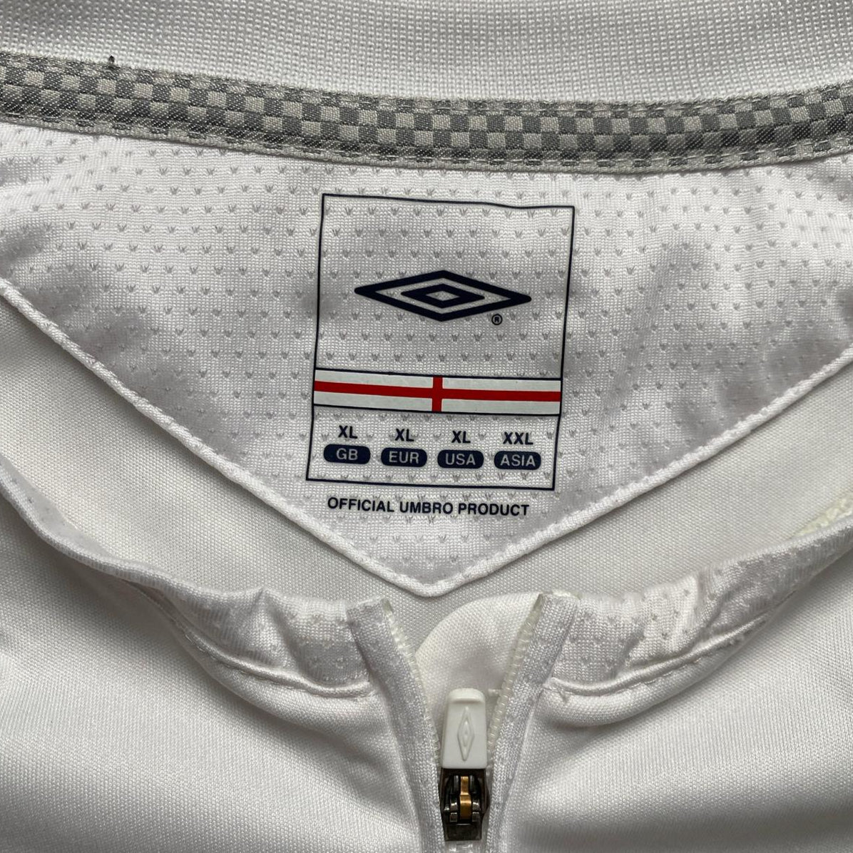 England Umbro White and Navy Vintage Football Jersey (XL)