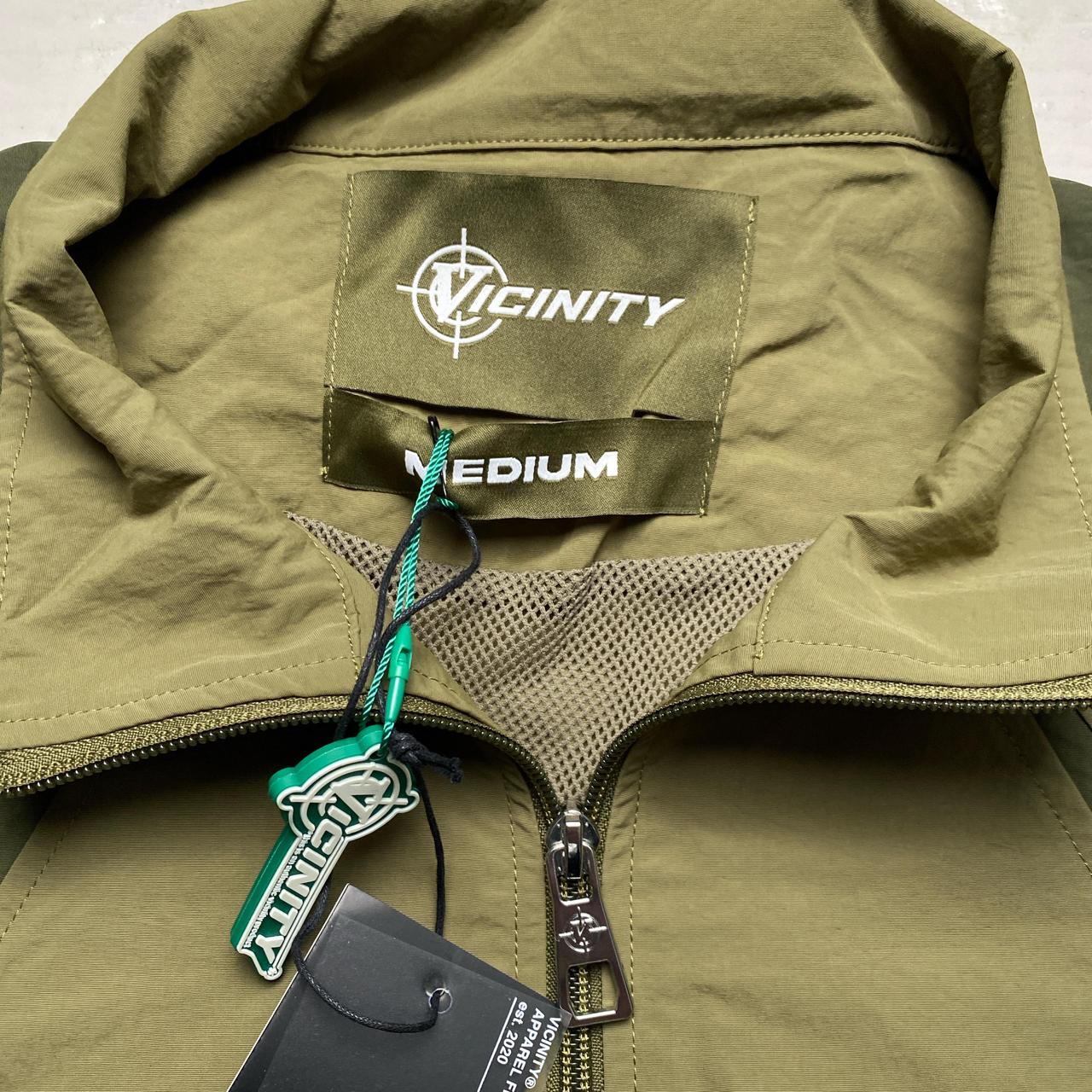 Vicinity Nylon Windbreaker Shell Tracksuit Jacket Khaki Green (M/L)