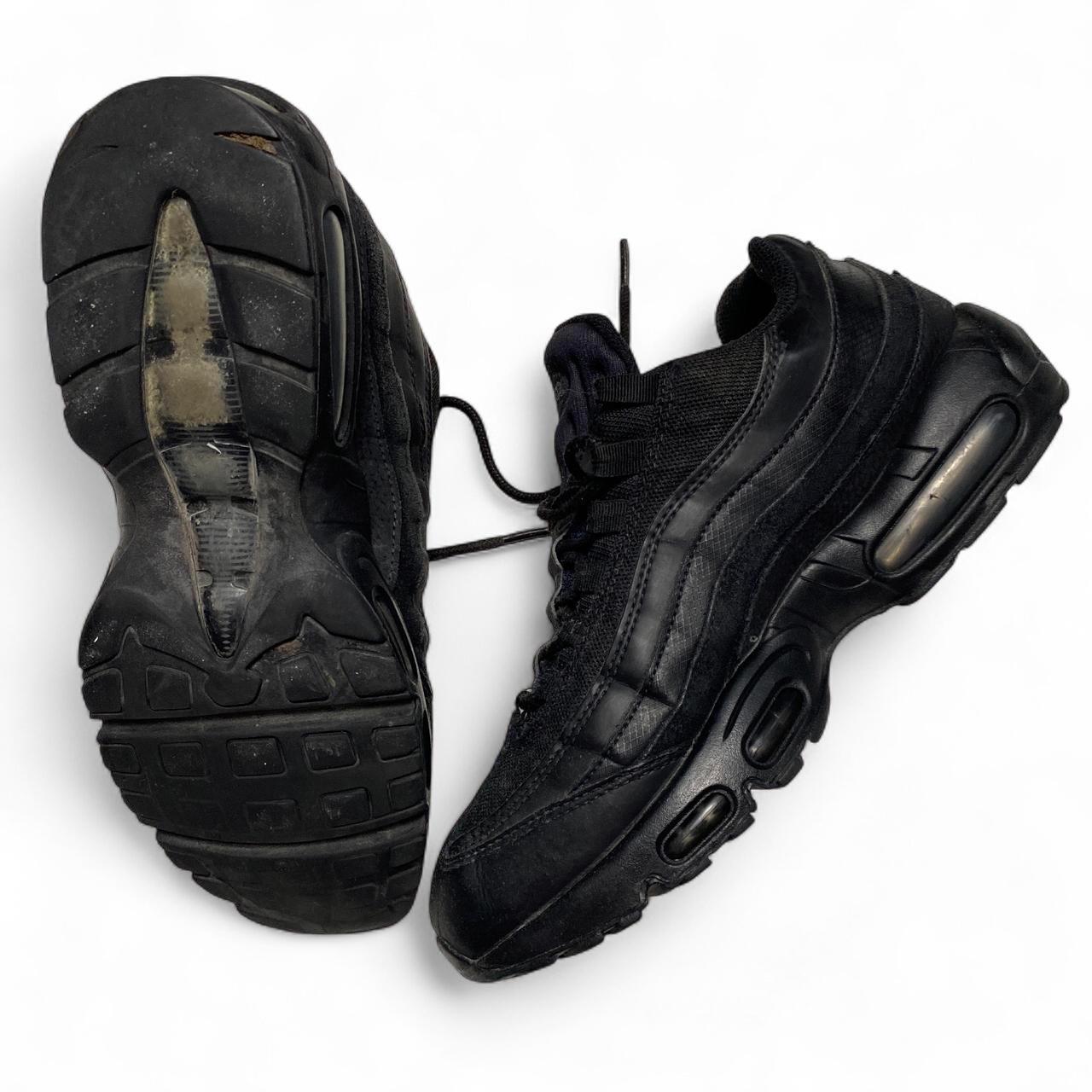 Nike Air Max 95 Triple Black Trainers (UK 8)