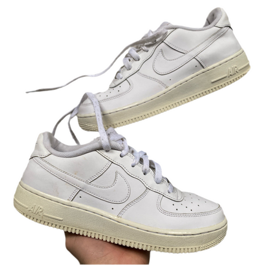 Nike Air Force 1 White (UK 6)