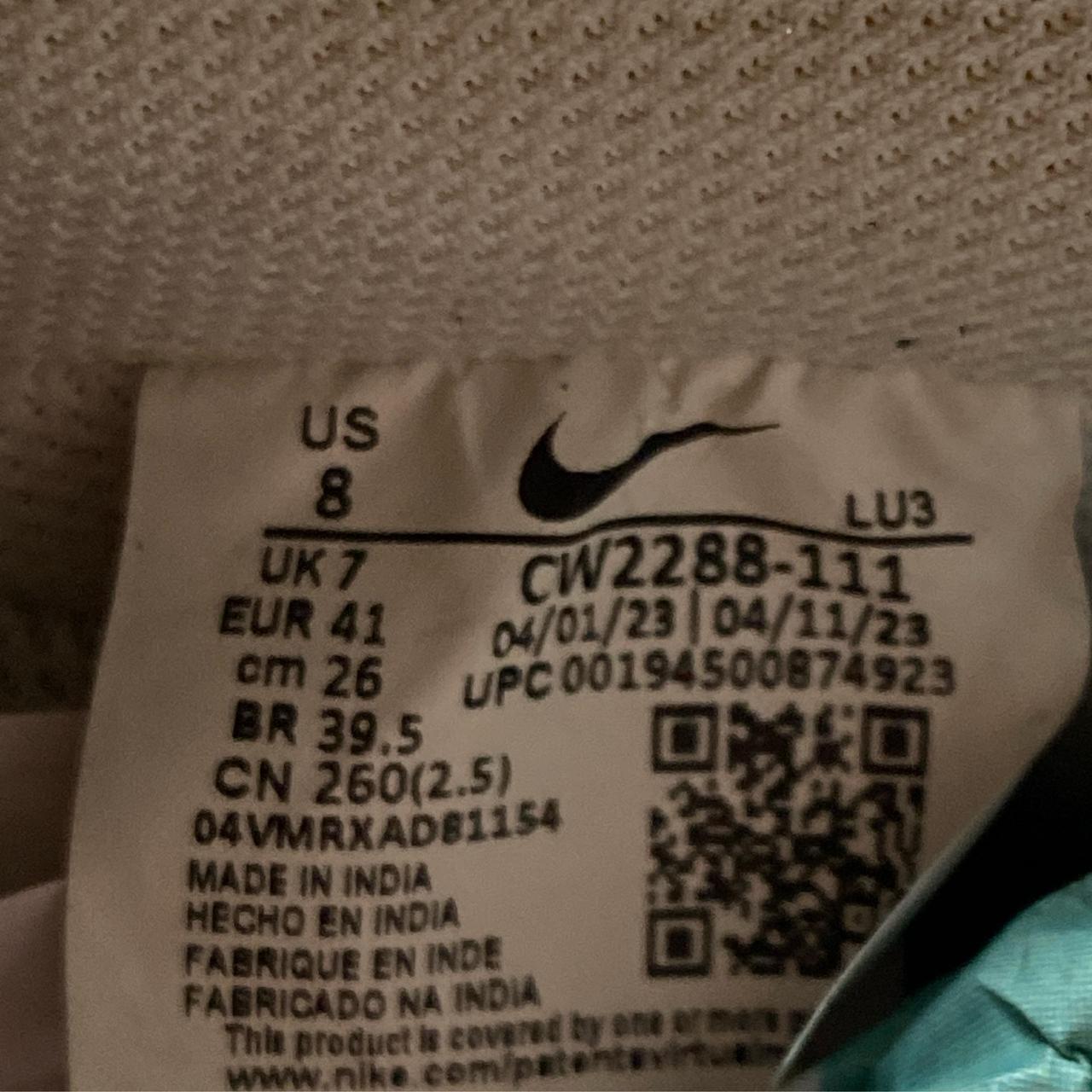 Nike Air Force 1 White Near New (UK 7)