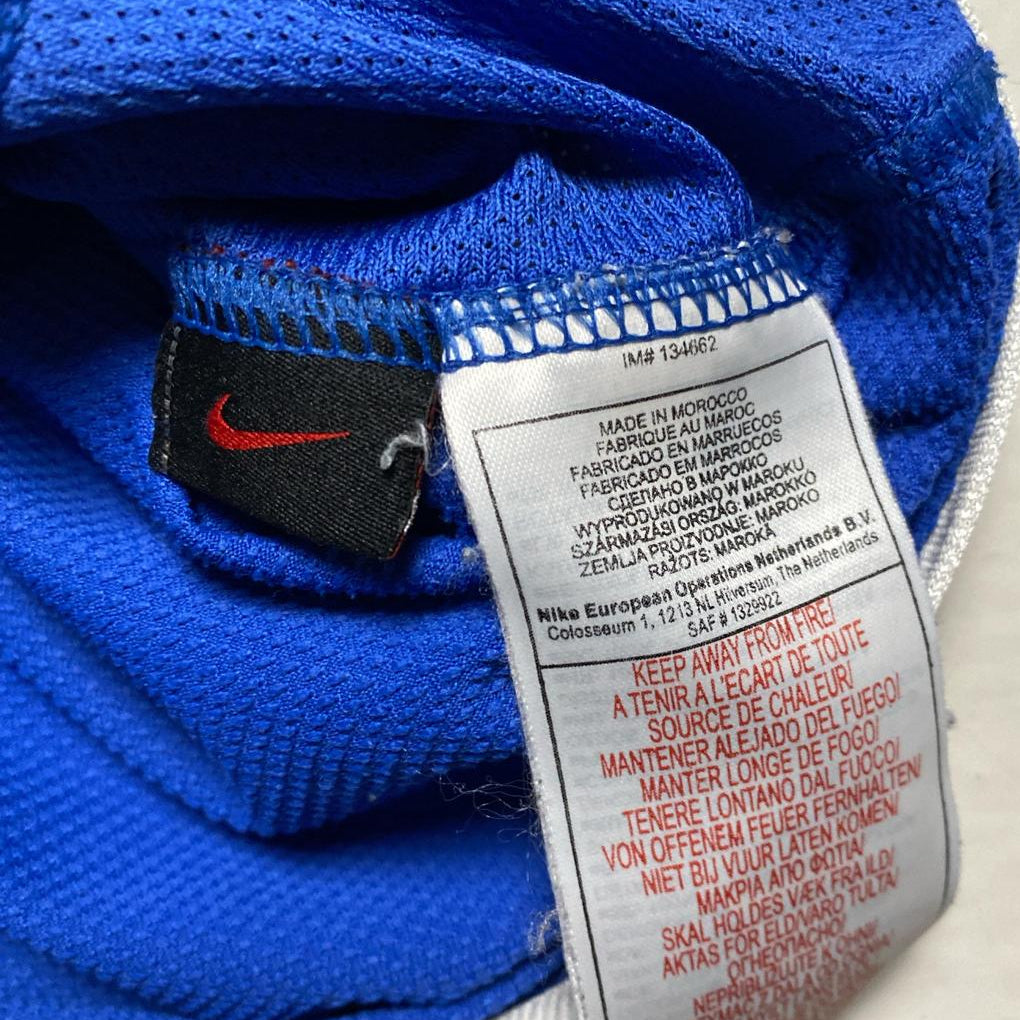 Brazil Vintage 2002 Nike Blue Football Jersey (S)