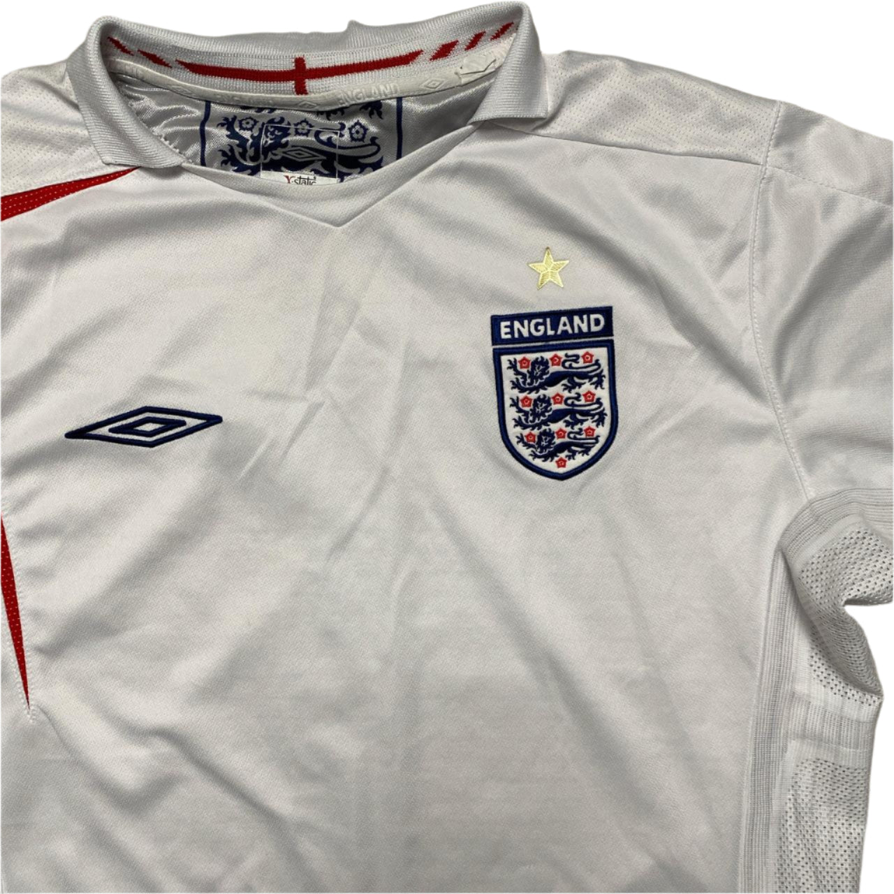 England Umbro Home White and Red Vintage 2005-2007 Football Jersey (M)