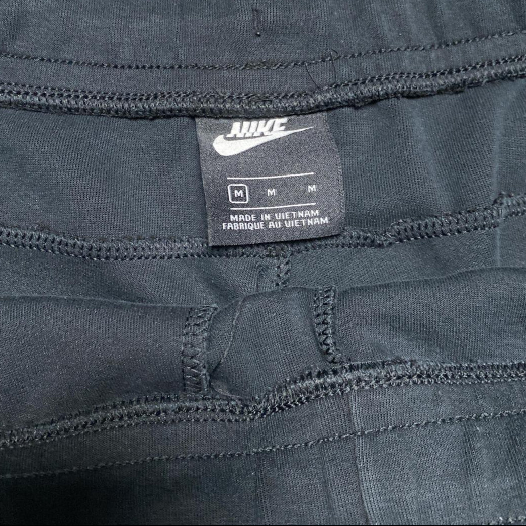 Nike Tech Fleece Black Joggers (M)