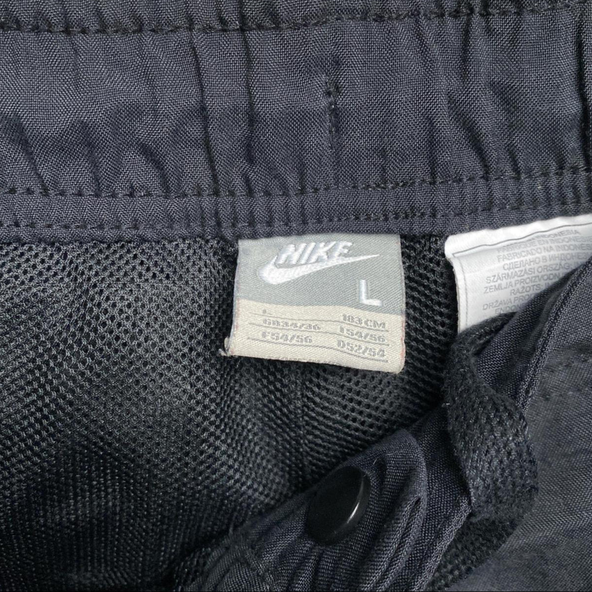 Nike AIR Vintage Black and Red Cargo Shorts (L)