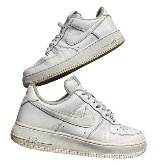 Nike Air Force 1 White (UK 8)