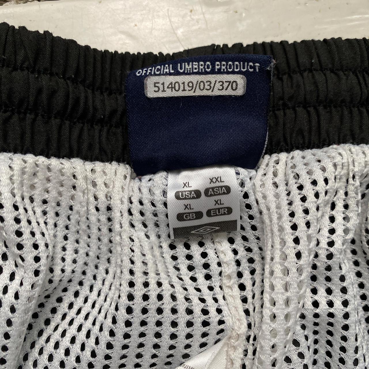 Umbro Black and Grey Shell Trackpant Shorts (XL)