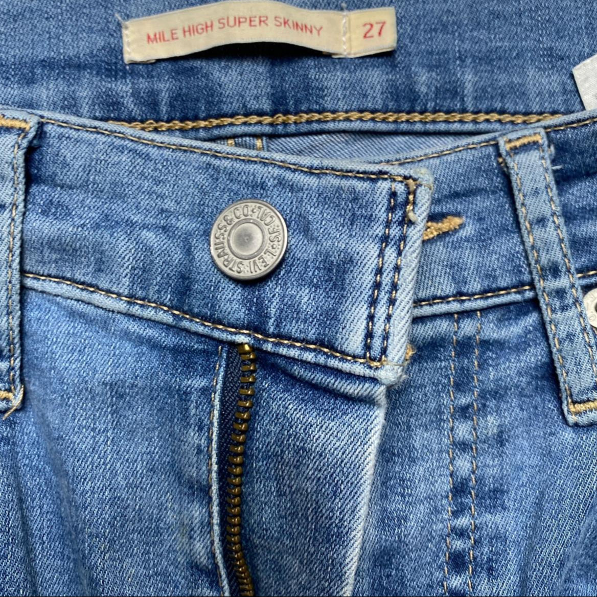 Levis Mile High Super Skinny Womens Jeans (27W)