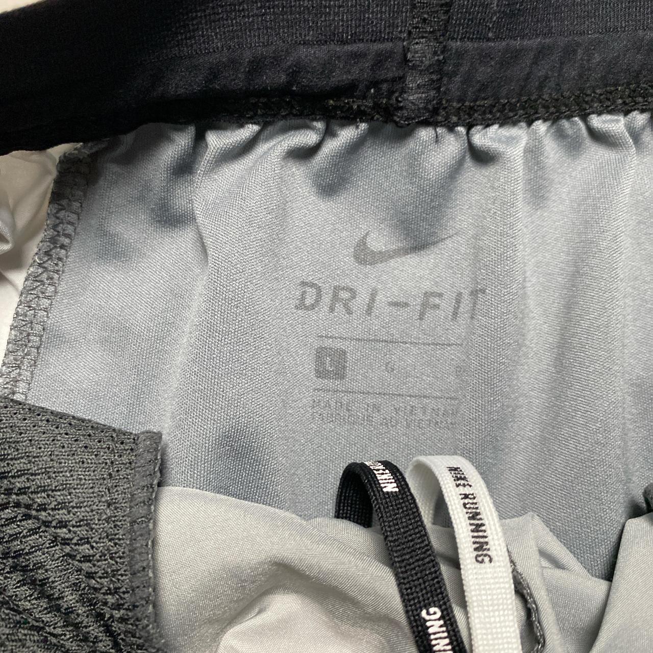 Nike Running Reflective Checked Patchwork Grey Black and White Shorts and T Shirt Set (L)