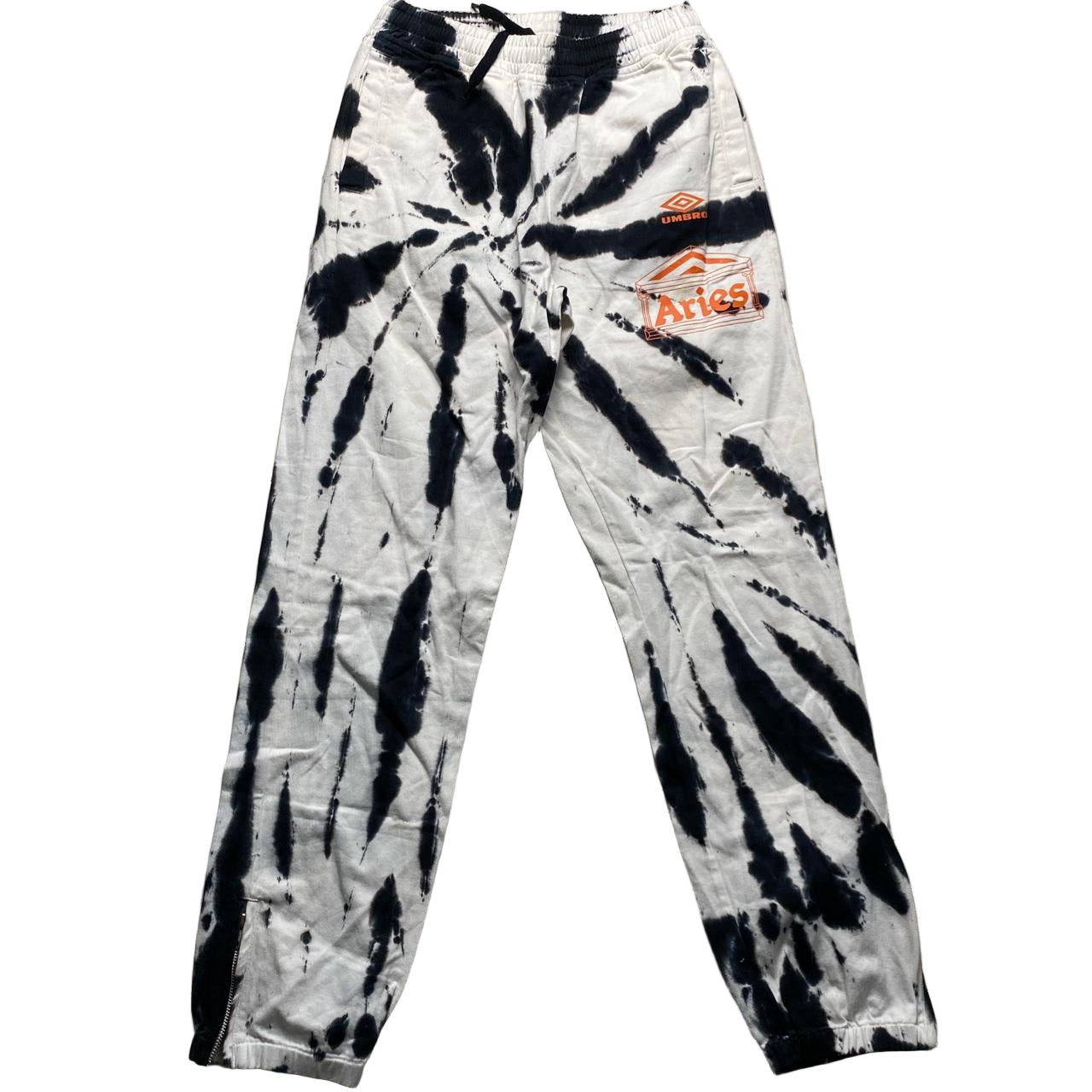 Umbro Aries White Black and Orange Bottoms (XS)