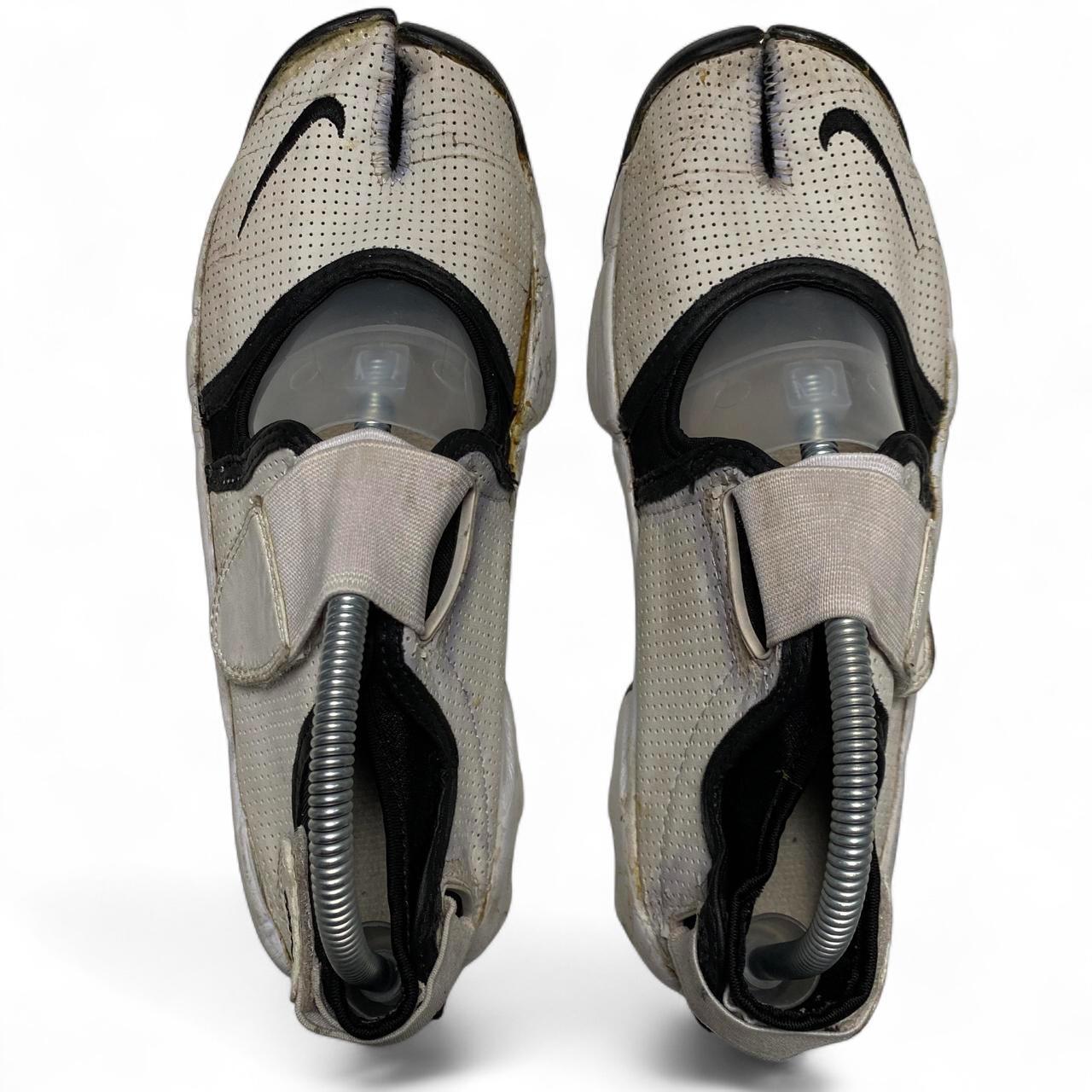 Nike Air Rift White and Black Trainers (UK 7)