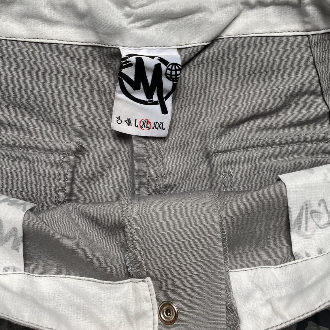 Minus Two Grey Two Tone Graffiti Cargo Shorts (XL)