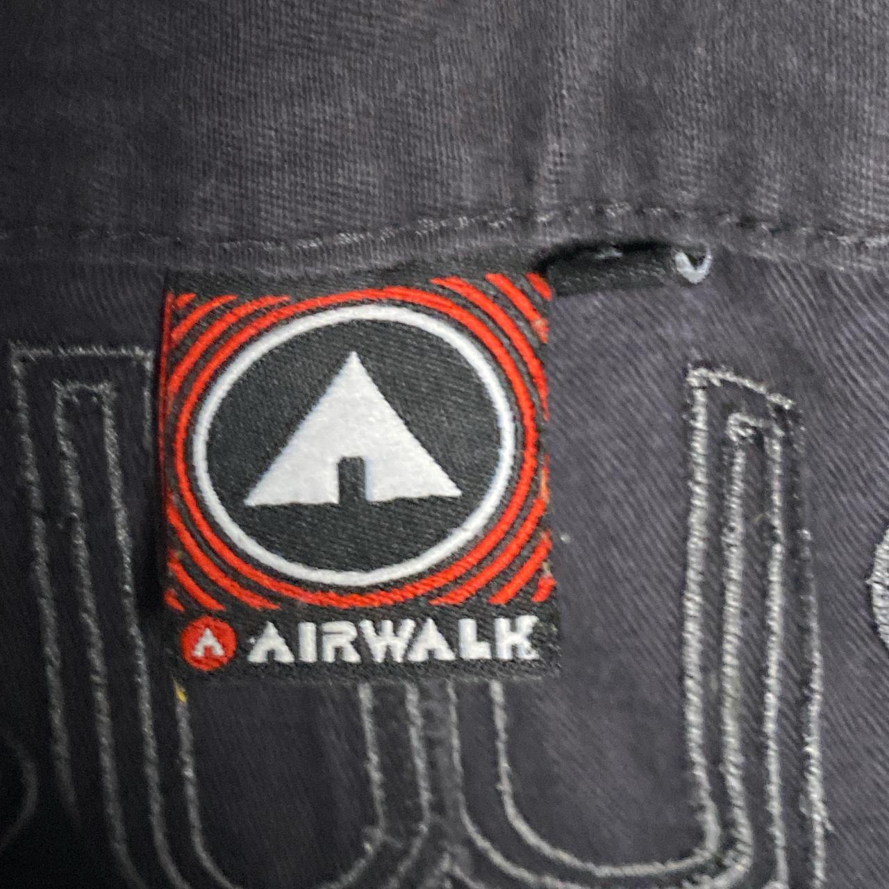 AirWalk Black ad Grey Cargo Shorts (W 36)