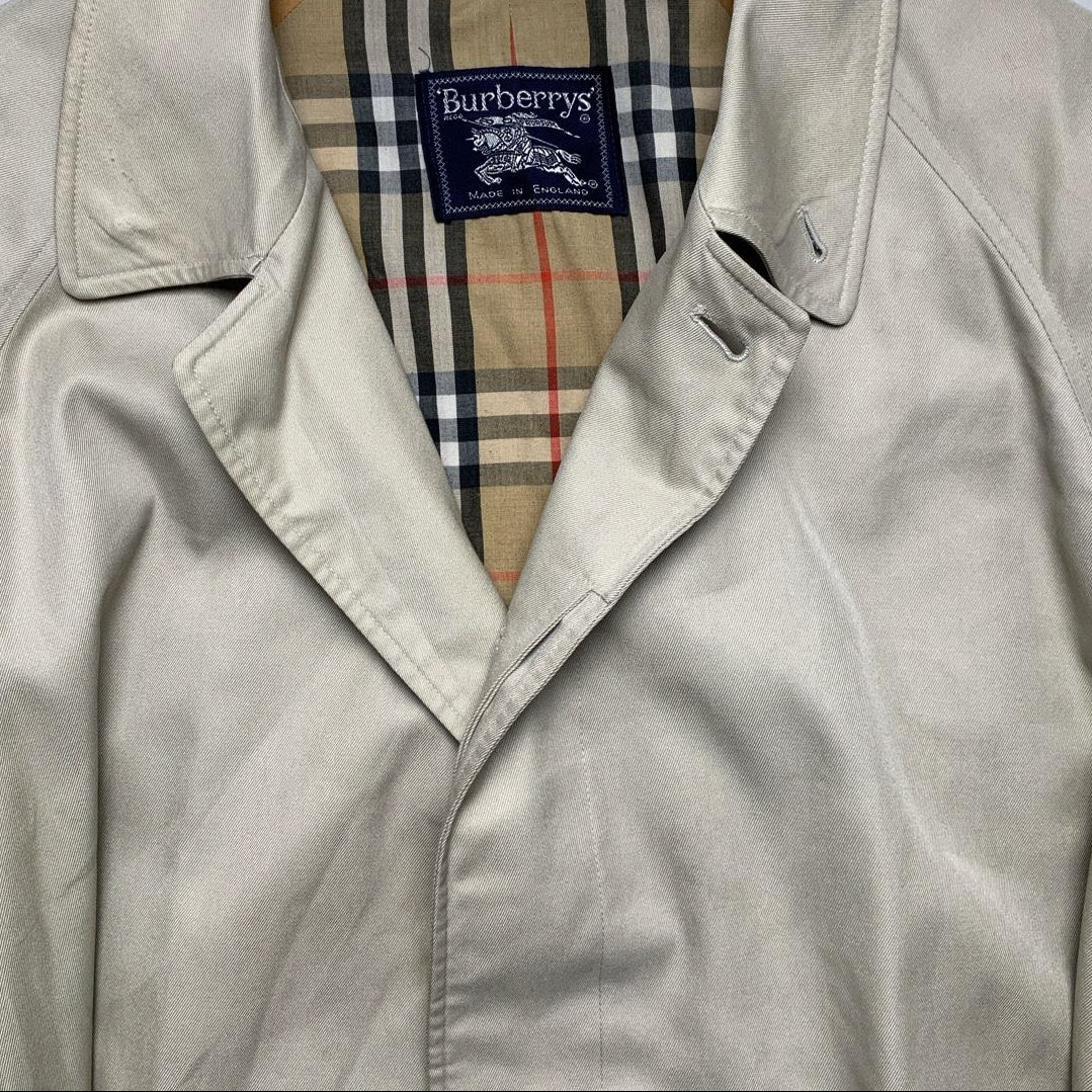Burberry Burberrys Vintage Cream Trench Coat with Belt (L)