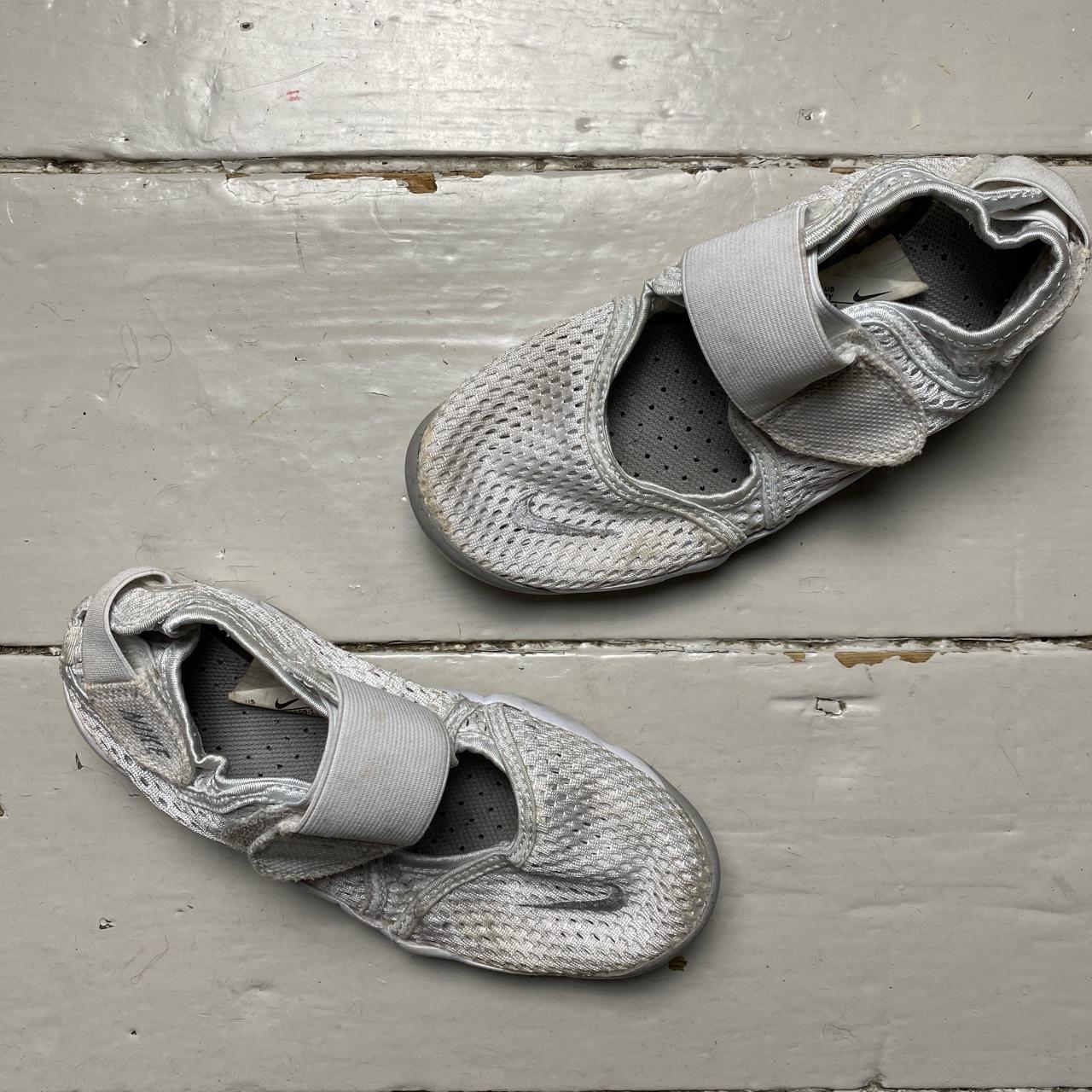 Nike Rift Kids White and Grey