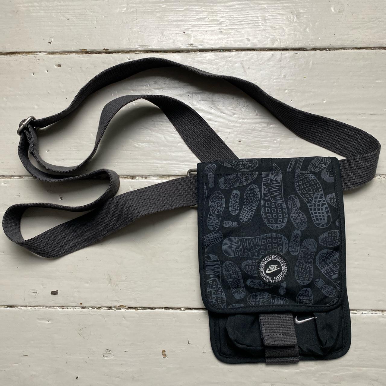 Nike Air Max Vintage Small Pouch Black and White Bag