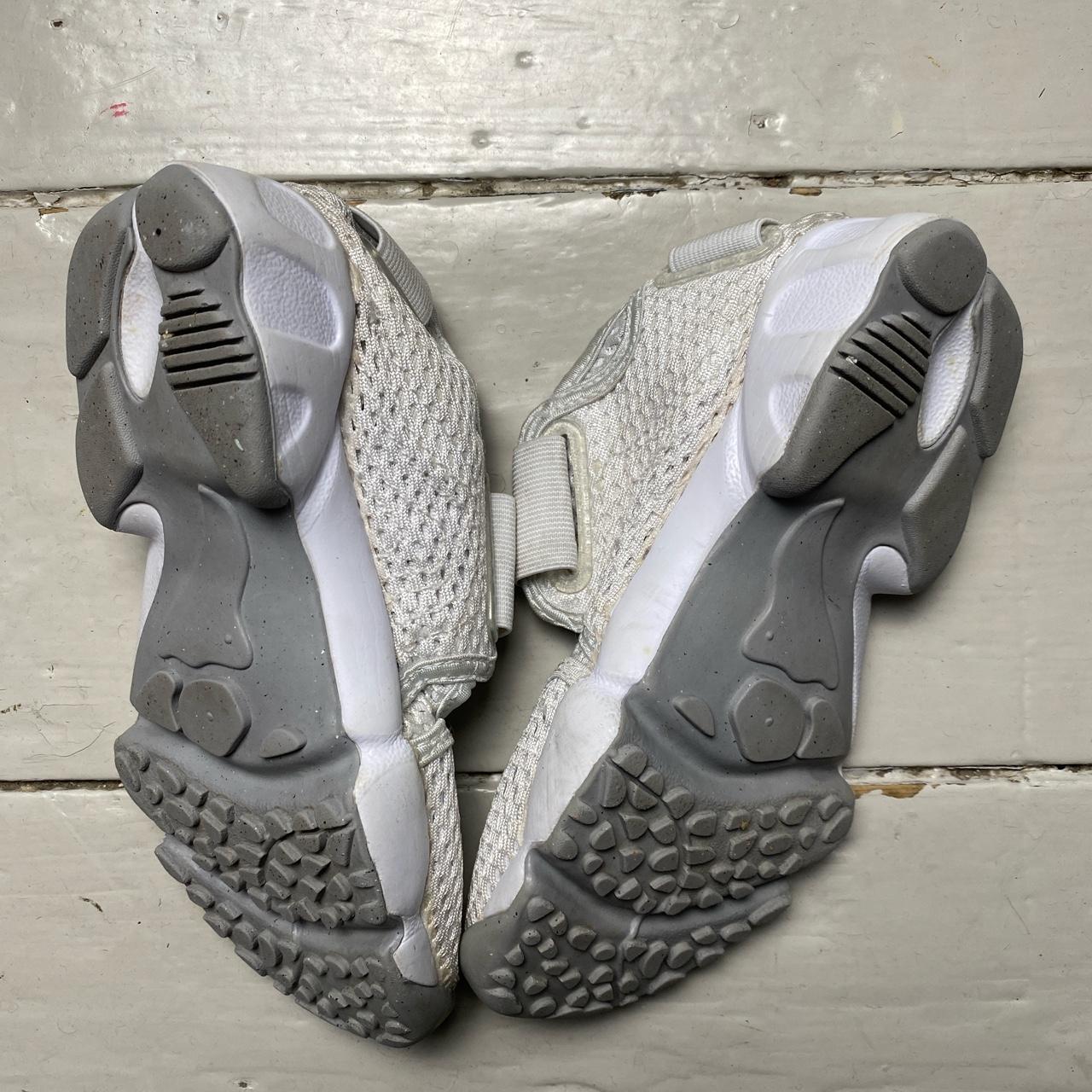 Nike Rift Kids White and Grey