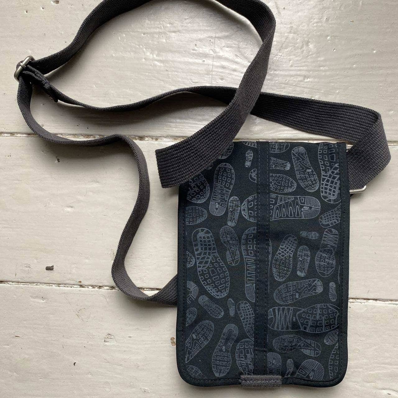Nike Air Max Vintage Small Pouch Black and White Bag