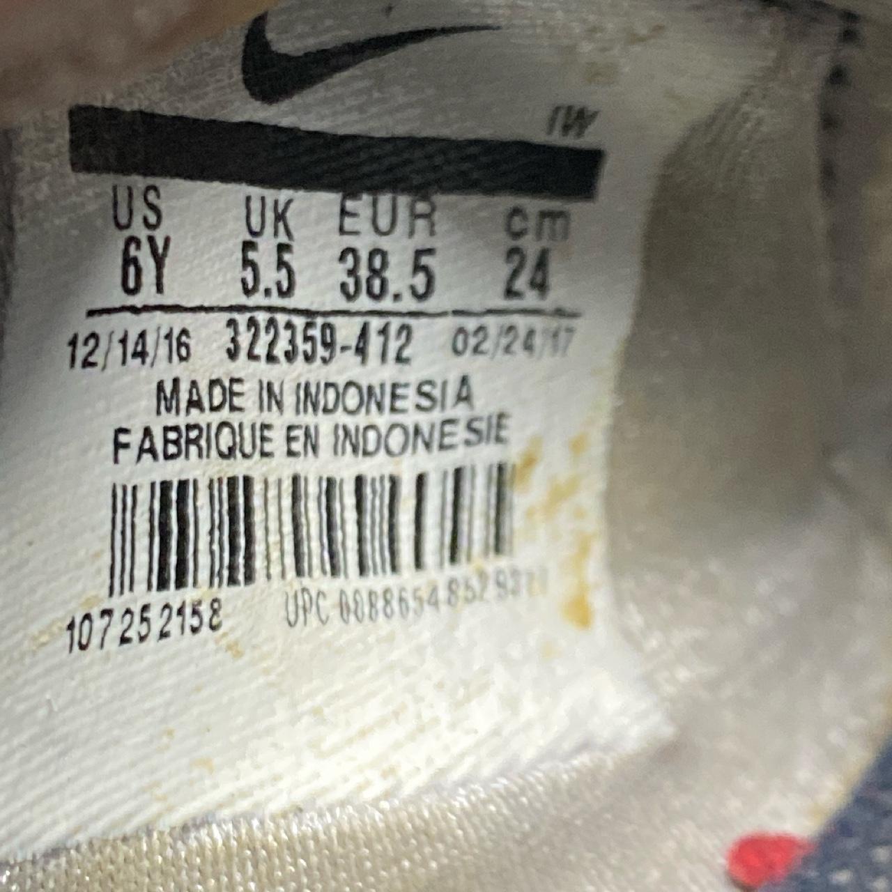 Nike Air Rift Navy Blue and White (UK 5.5)