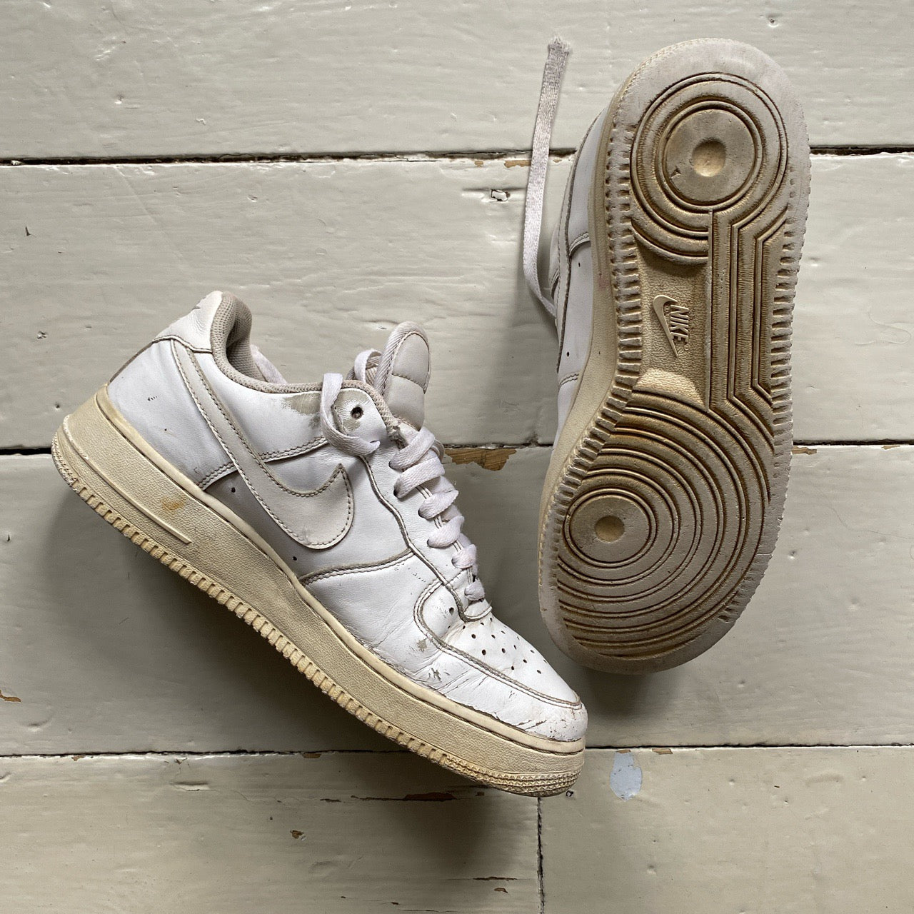 Nike Air Force 1 White (UK 8)