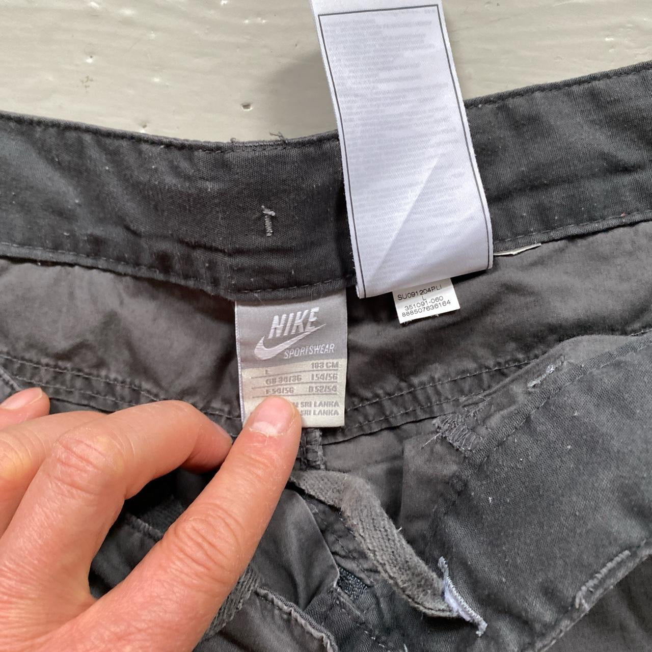 Nike Vintage Cargo Shorts (Large)