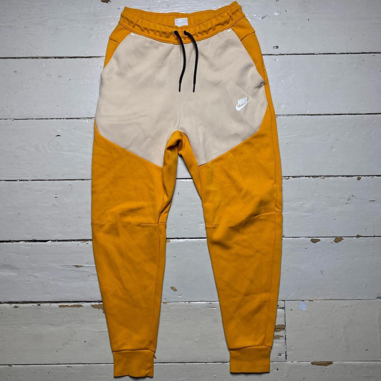 Nike Tech Fleece Tracksuit Kumquat Sanddrift (XS)