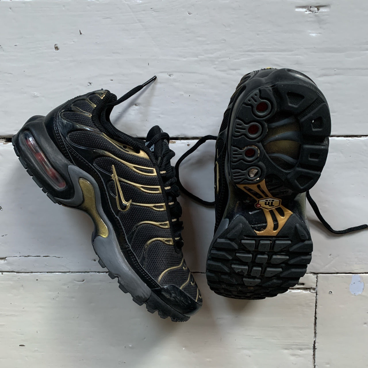 Nike TN Black and Gold (UK 5.5)