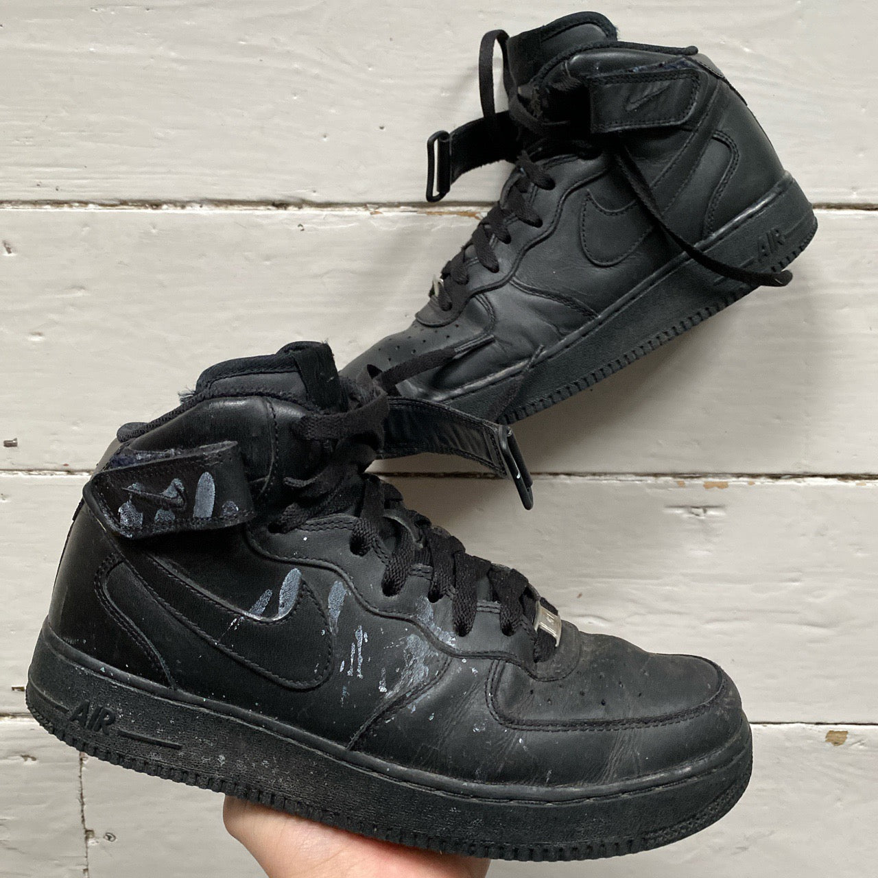 Nike Air Force 1 Black Mid (UK 7)