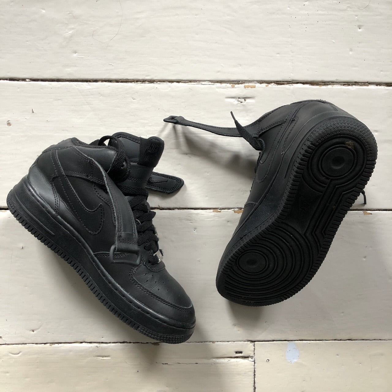 Nike Air Force 1 Black Mid (UK 4)