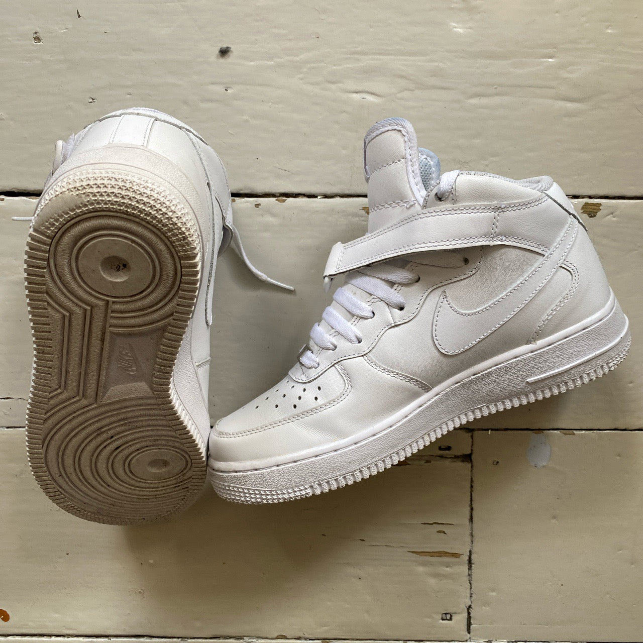 Nike Air Force 1 Mid White (UK 6)