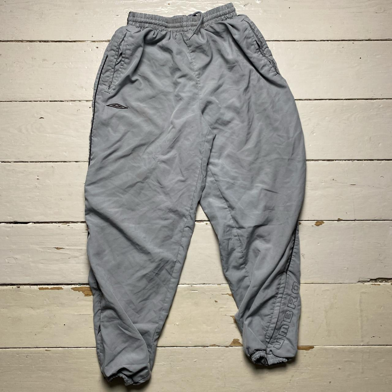 Umbro Shell Bottoms (Medium)