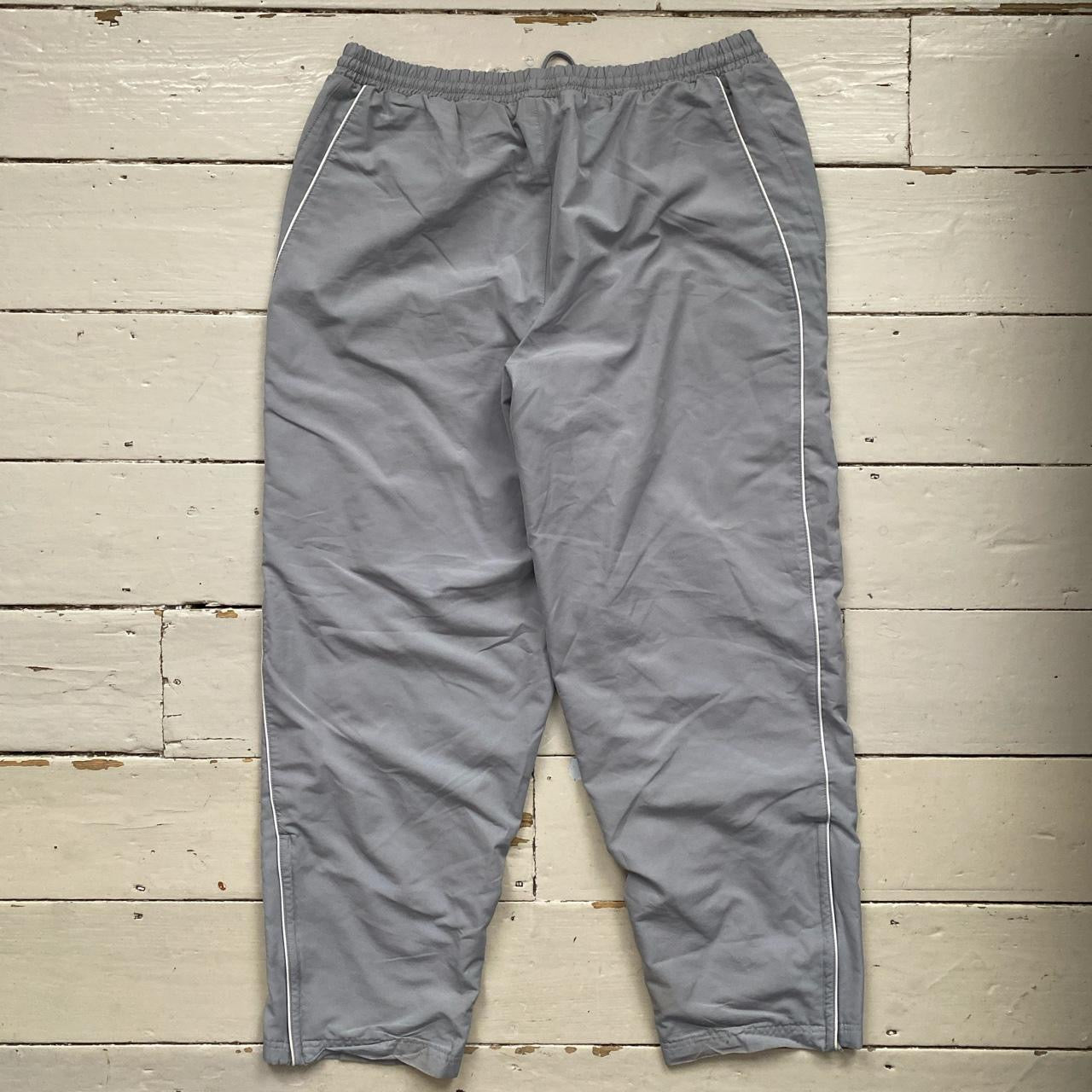 Umbro Silver Shell Bottoms (XL)