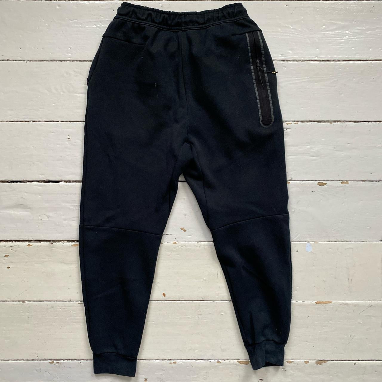 Nike Tech Fleece New Season Black Tracksuit (Small)