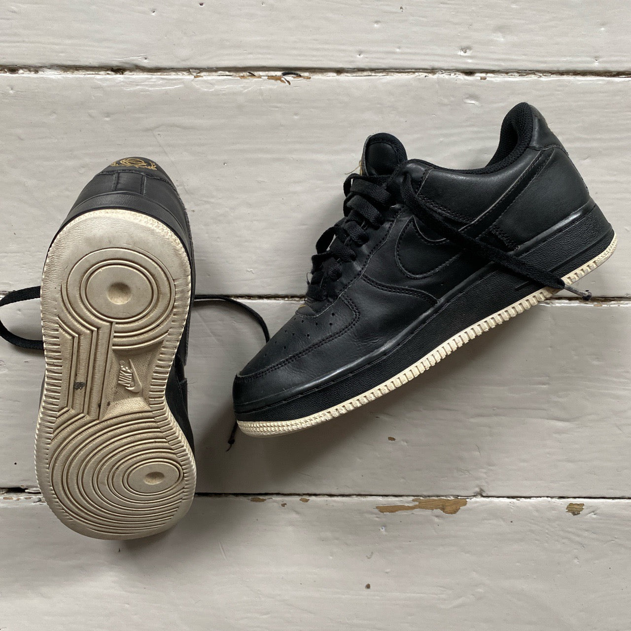 Nike Air Force 1 Black and White (UK 6)