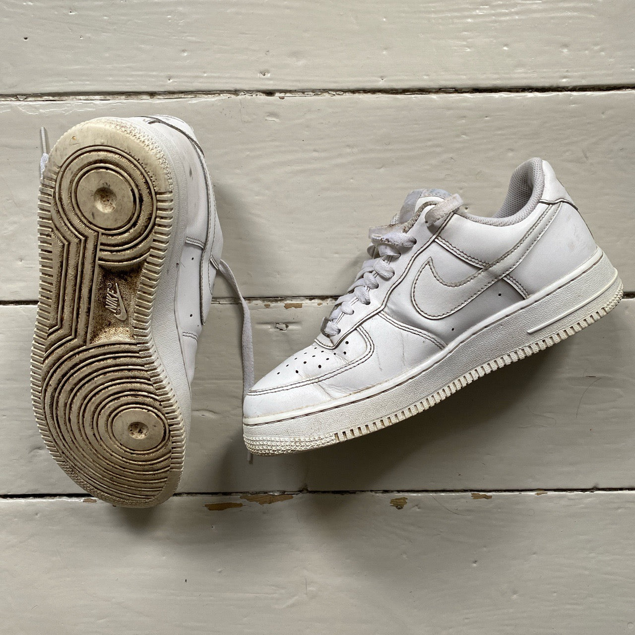 Nike Air Force 1 White (UK 7)