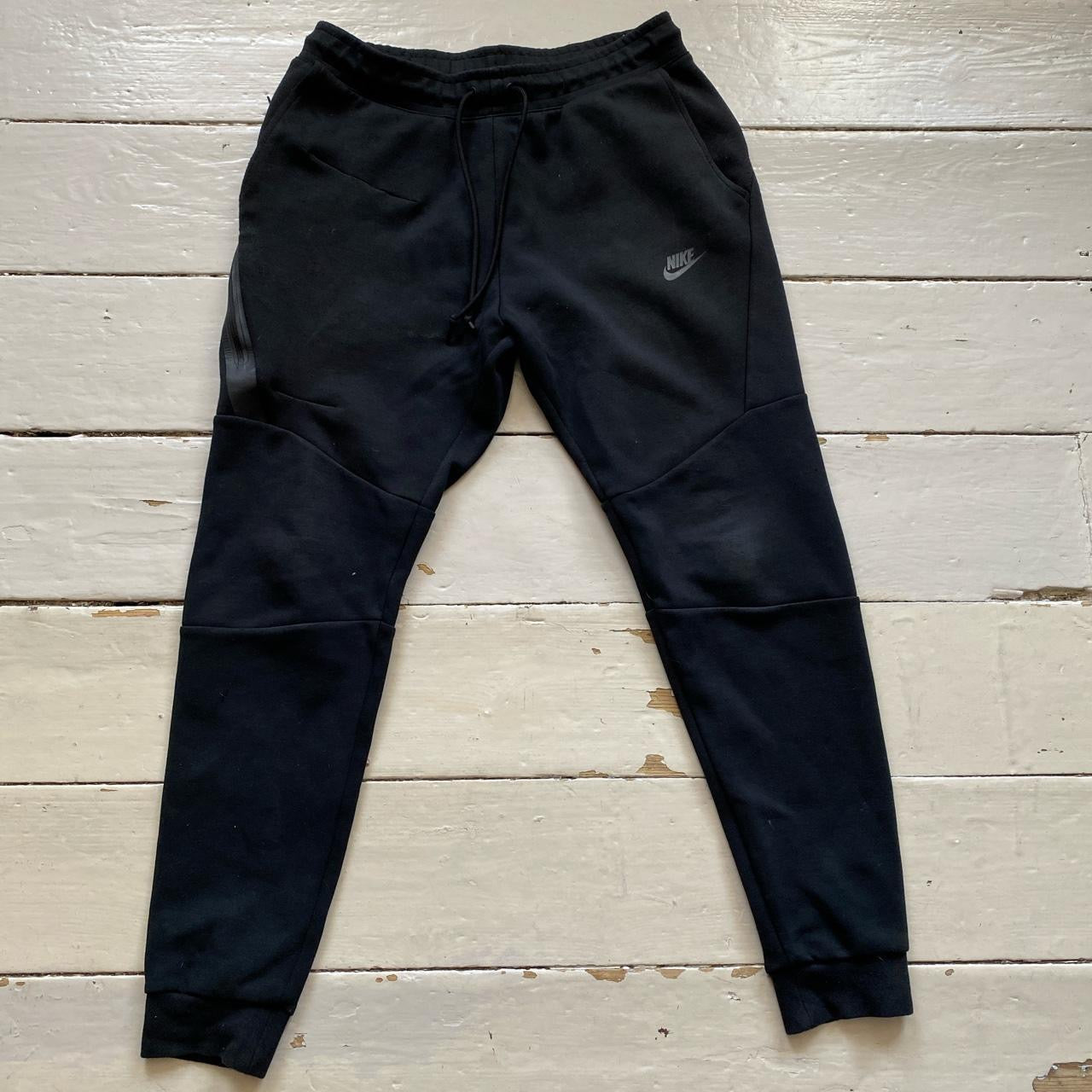 Nike Tech Fleece Black Tracksuit (Medium)