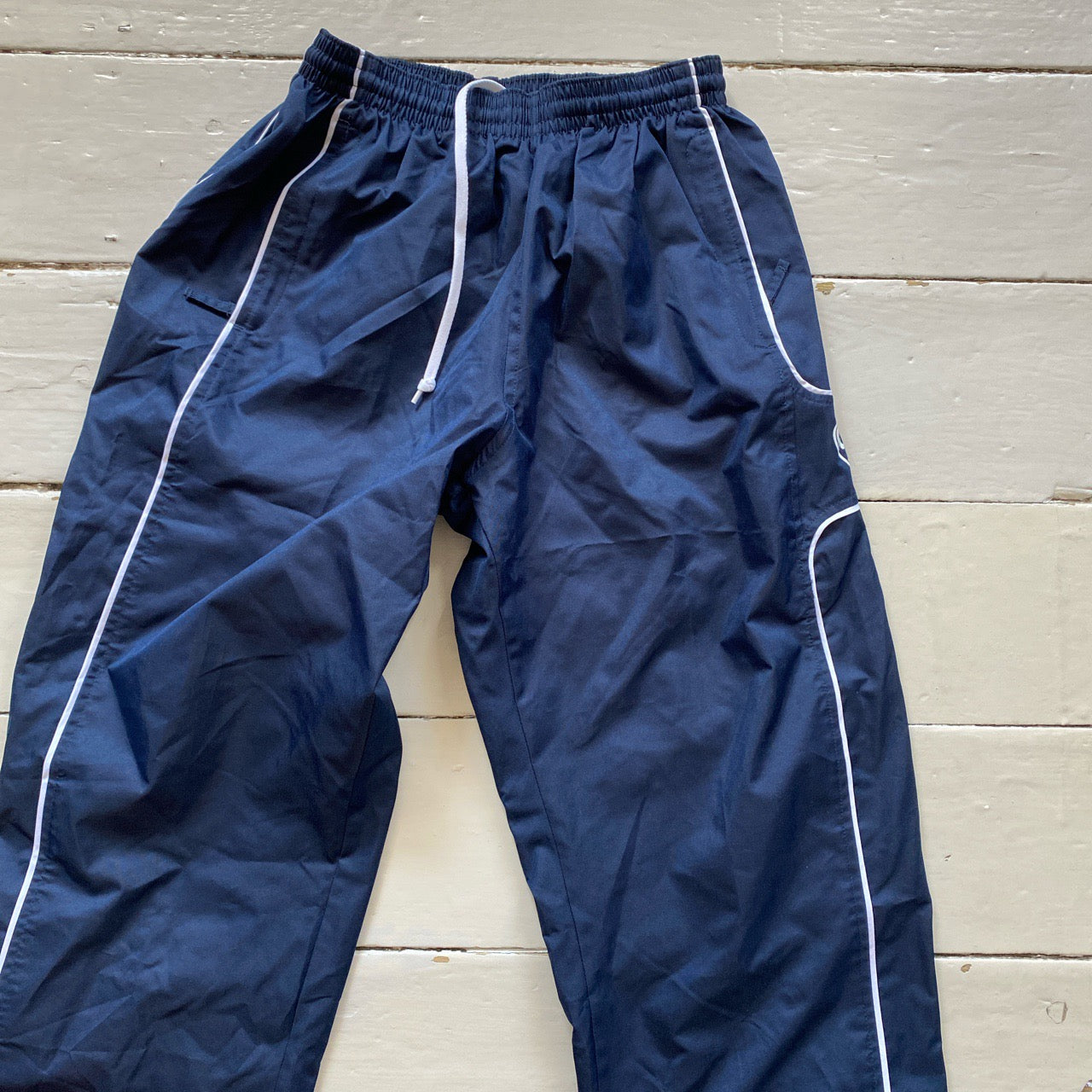 Nike Vintage Navy Shell Bottoms (Medium)
