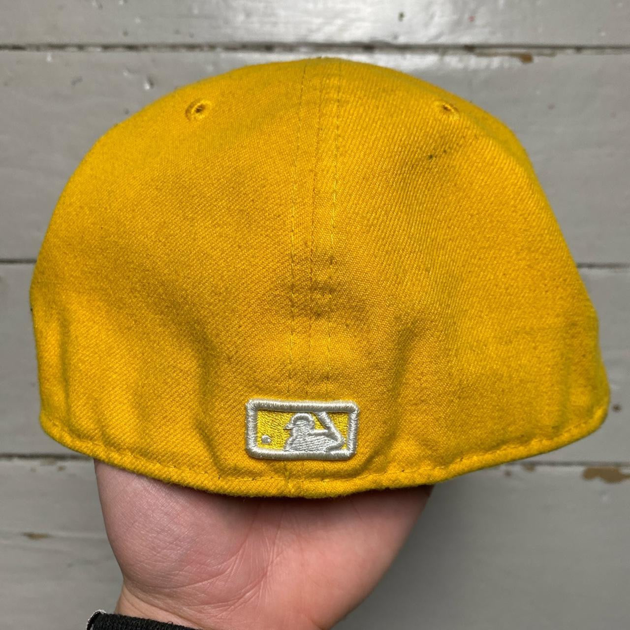 New York Yankees Yellow Fitted Cap (Size 7 3/8)