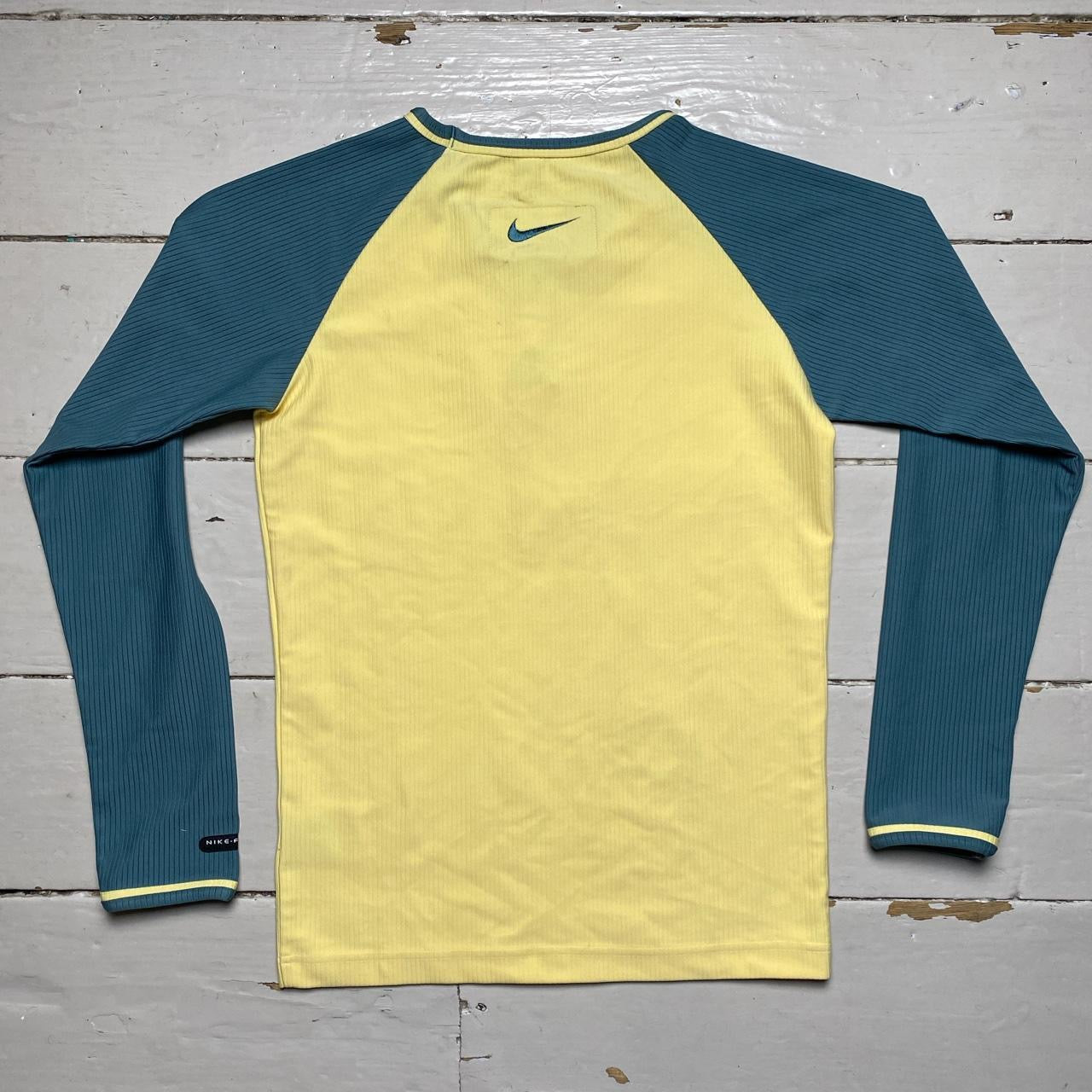 Nike ACG Womens Long Sleeve (Medium 8-10)
