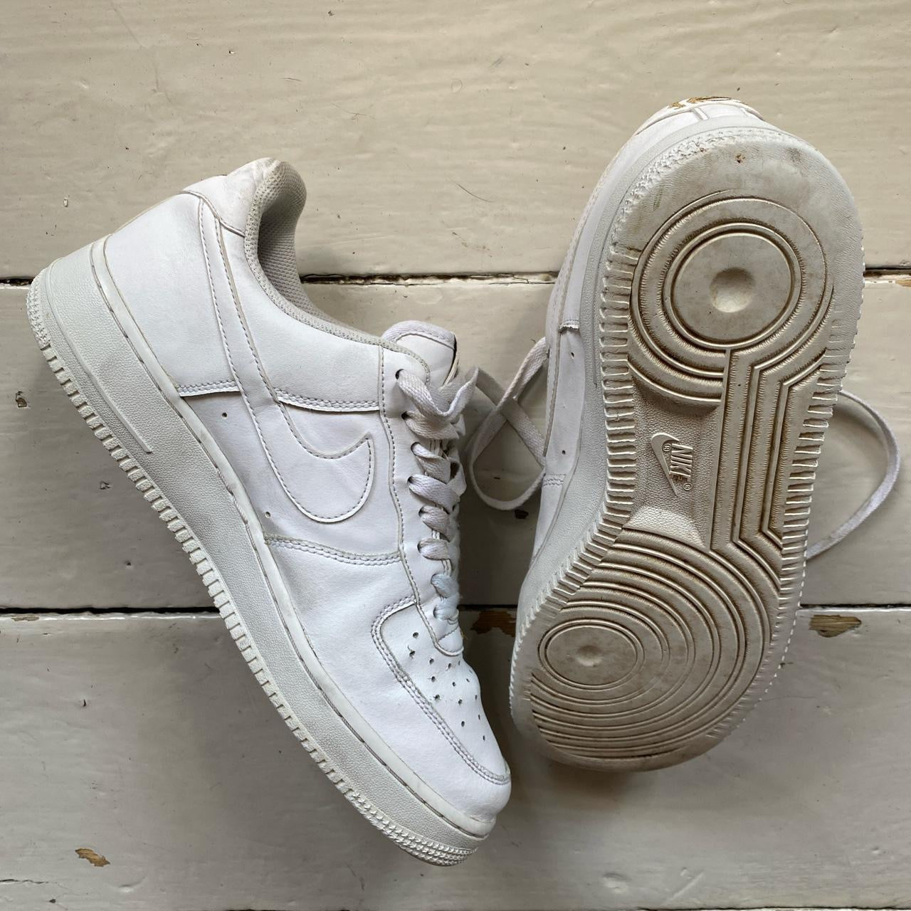 Nike Air Force 1 White (UK 8)