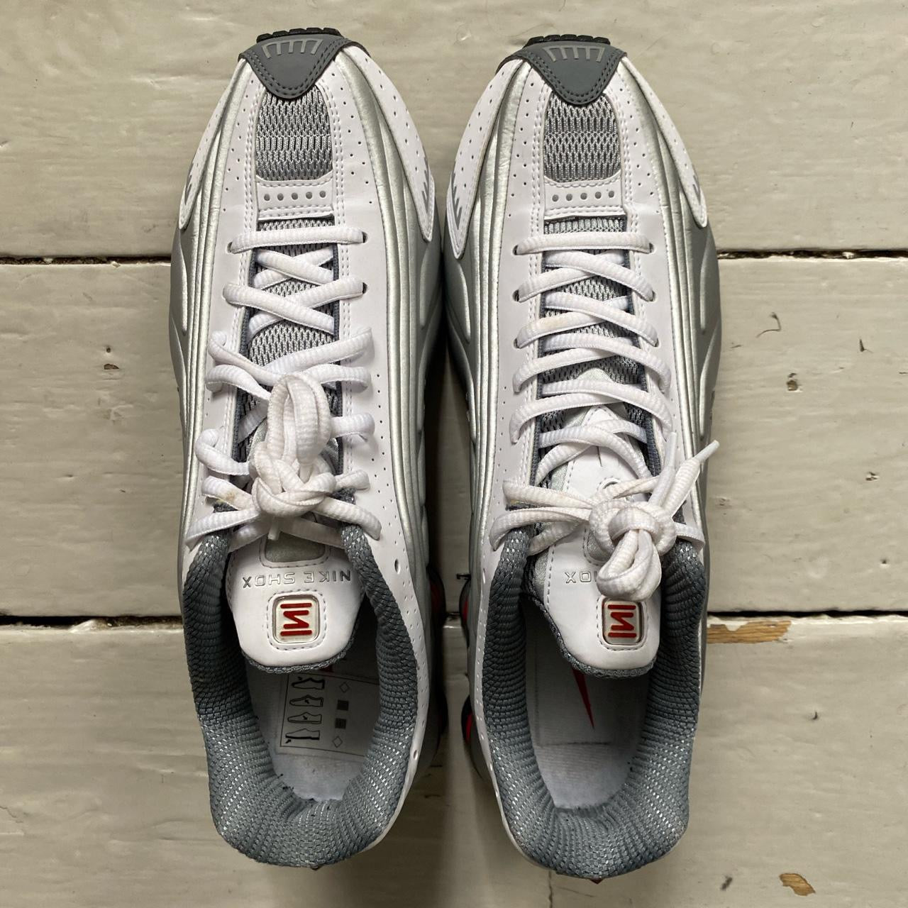 Nike Shox R4 Metallic Silver (UK 8.5)