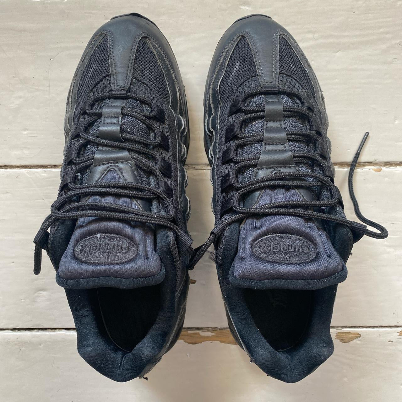 Nike Air Max 95 Black (UK 8)