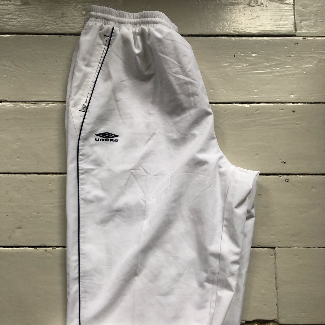 Umbro White Shell Bottoms (XXL)