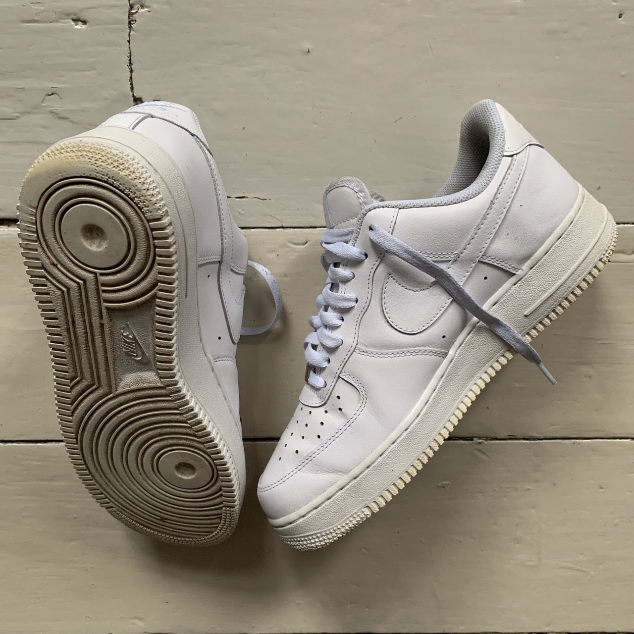 Nike Air Force 1 White (UK 8)