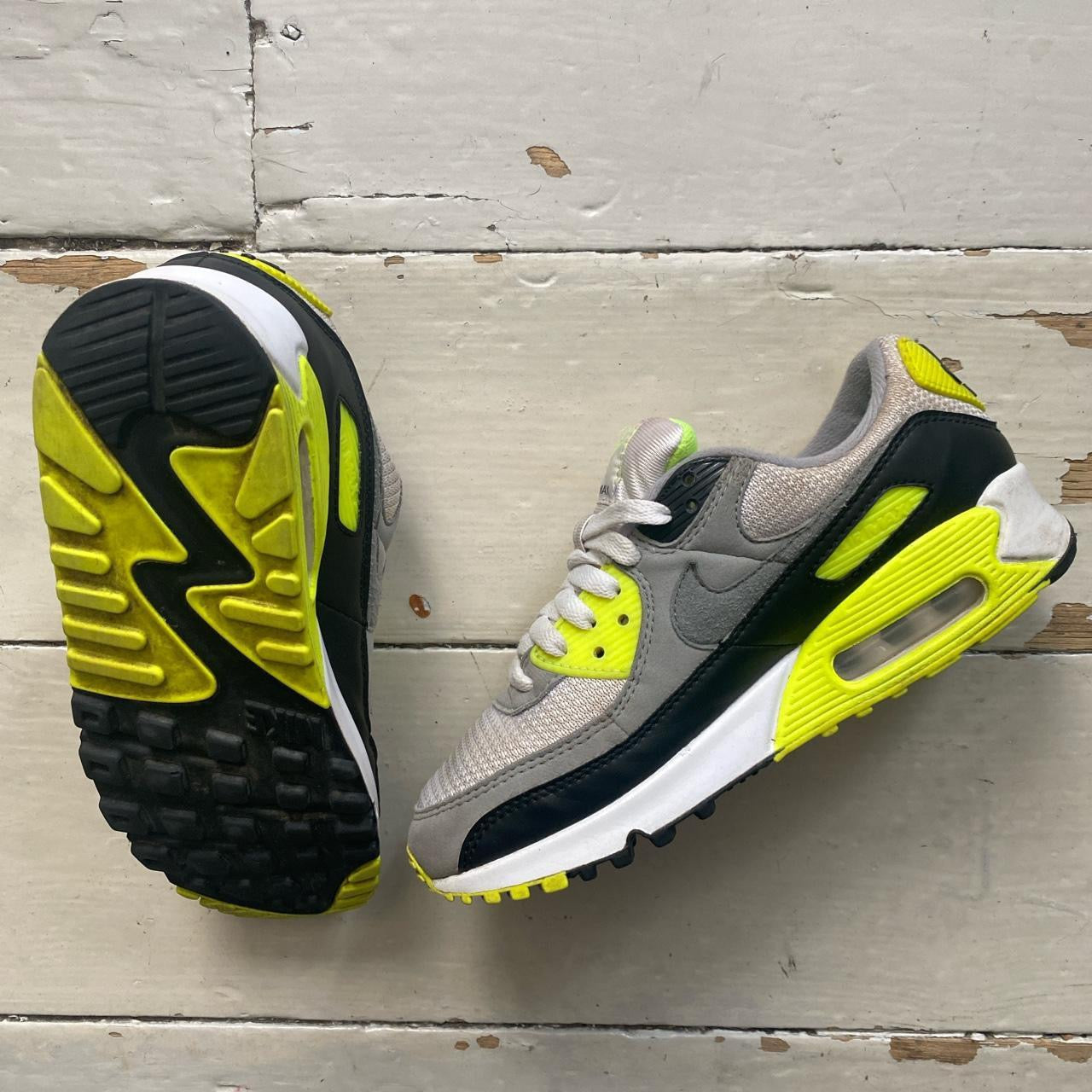 Nike Air Max 90 Volt (UK 4.5)