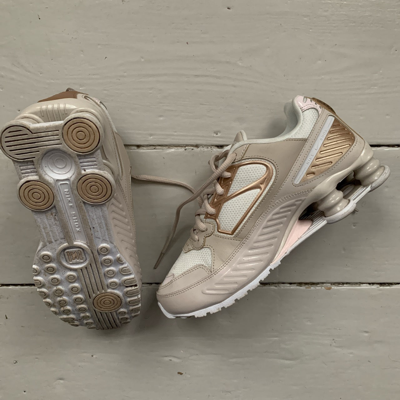 Nike Shox Cream and Gold (UK 4.5)