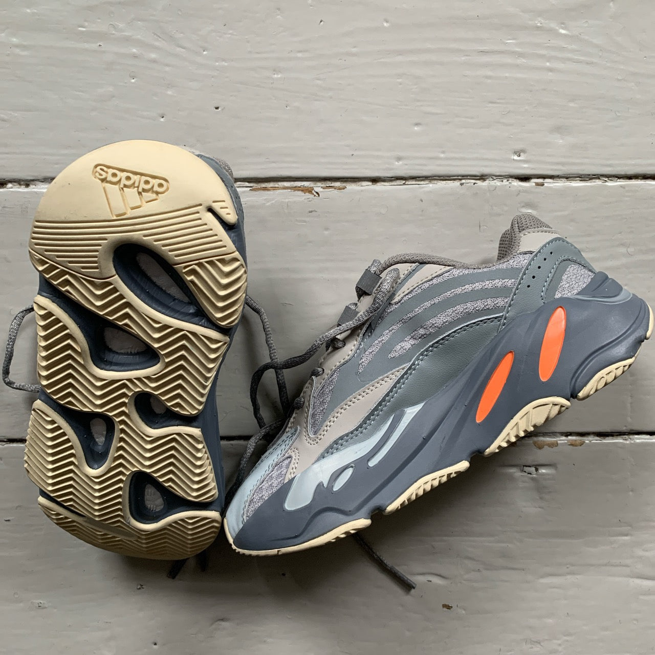Yeezy 700 Inertia V2 (UK 3.5)