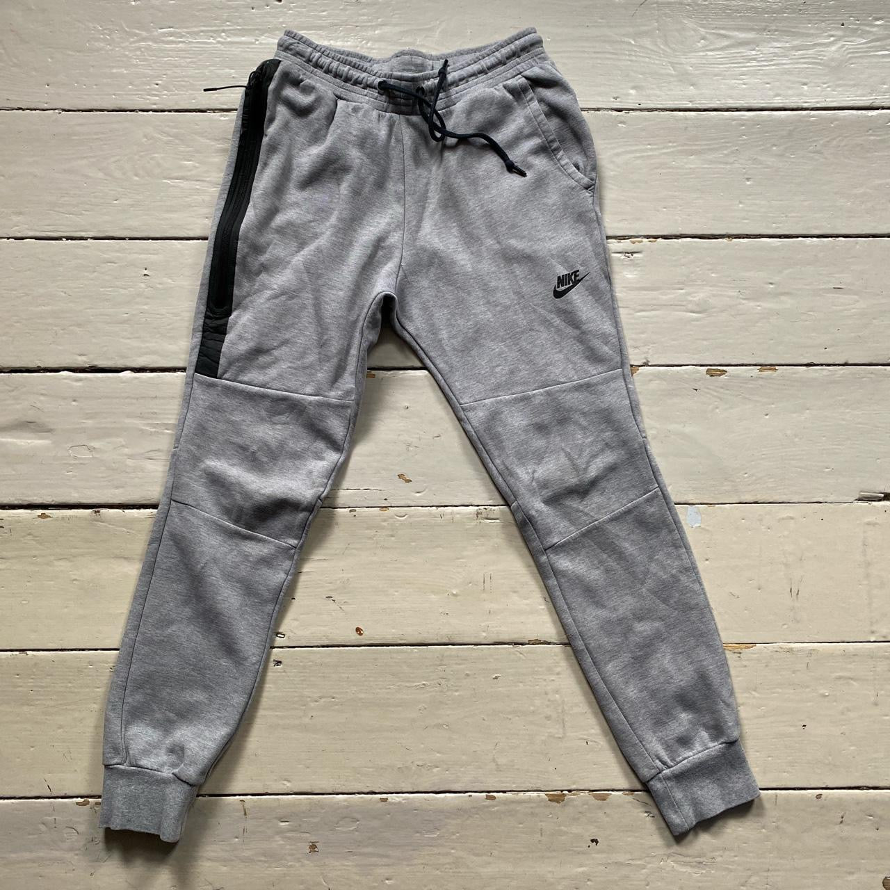 Nike Tech Fleece Grey Old Season (Small)