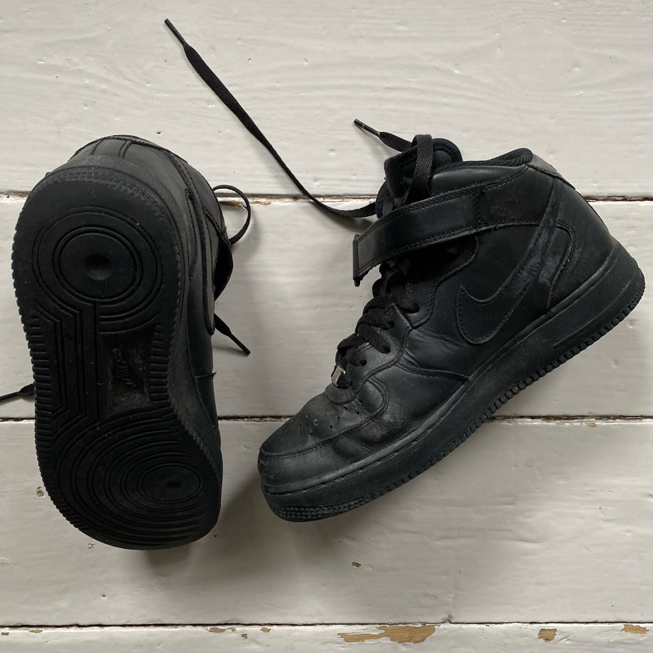Nike Air Force 1 Black Mid (UK 7)